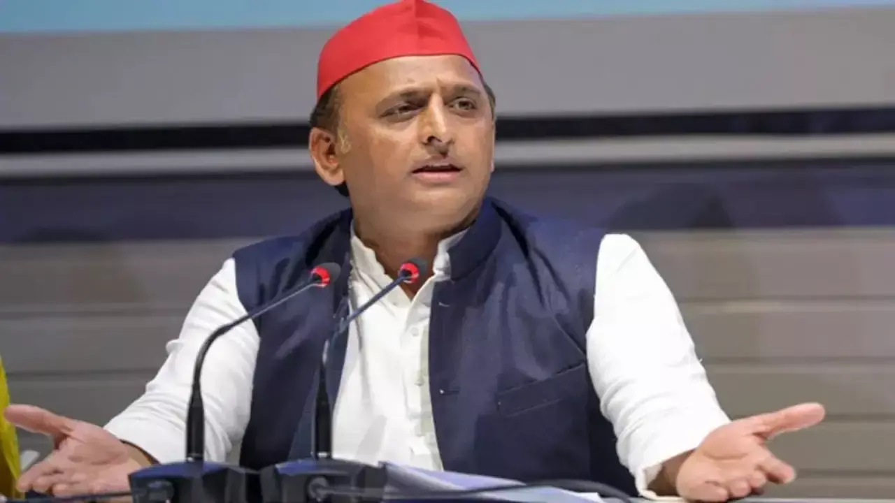 Lucknow: सीईसी विवाद पर बोले अखिलेश यादव, राजनीति गरमाई