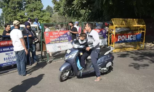 Gurgaon: खालिस्तानी ईमेल से गुड़गांव के स्कूलों में हड़कंप, बम धमकी मिली Gurgaon: खालिस्तानी ईमेल से गुड़गांव के स्कूलों में हड़कंप, बम धमकी मिली