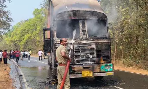 Rajgangpur सड़क हादसों में 7 लोगों की मौत Rajgangpur सड़क हादसों में 7 लोगों की मौत