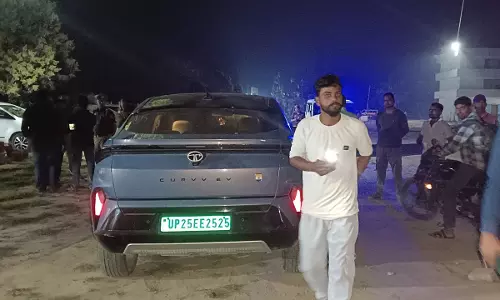 Bareilly: कॉलेज प्रबंधक के बेटे पर फायरिंग, पुलिस मौके पर जांच में Bareilly: कॉलेज प्रबंधक के बेटे पर फायरिंग, पुलिस मौके पर जांच में