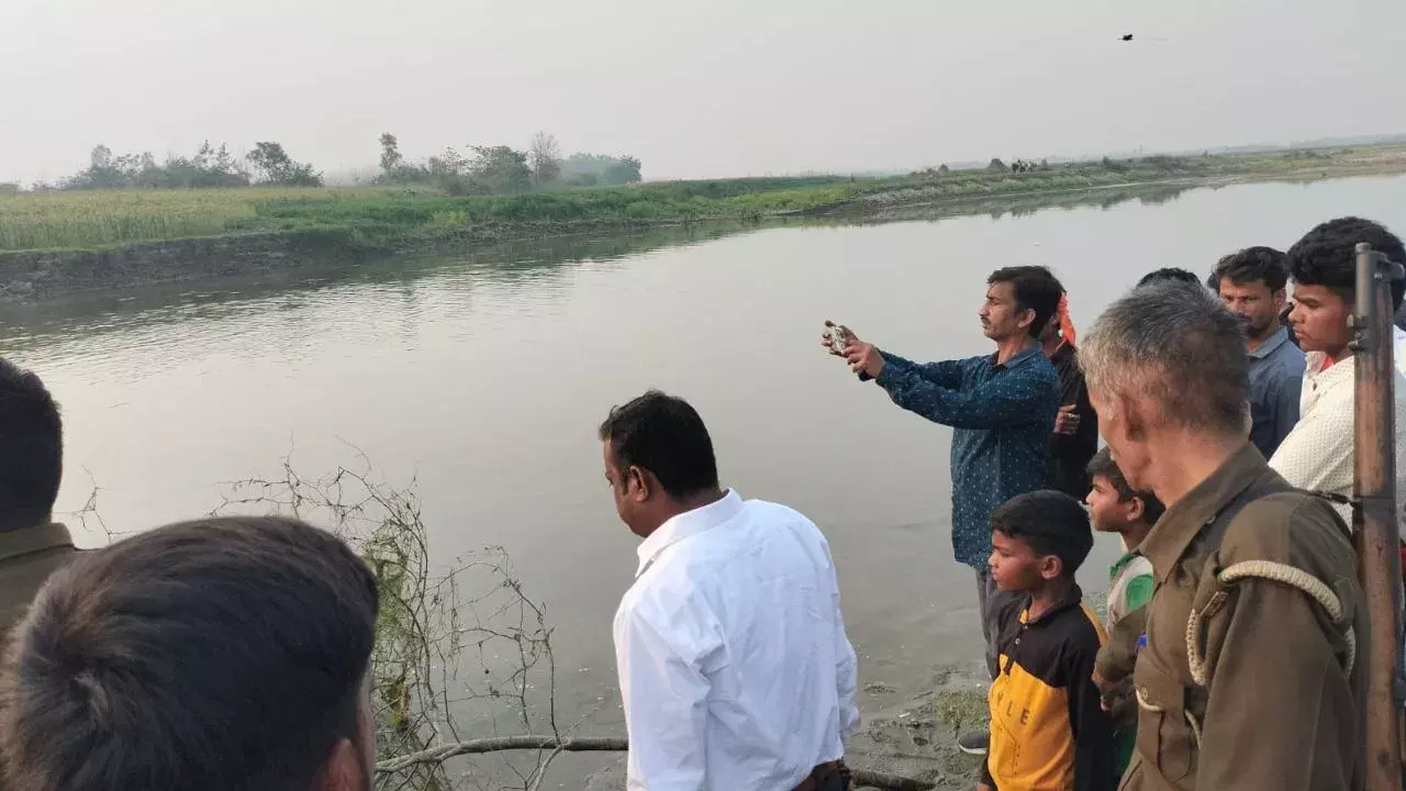 Bareilly: डूबे बालक का शव बहगुल नदी से तीन किमी दूर मिला