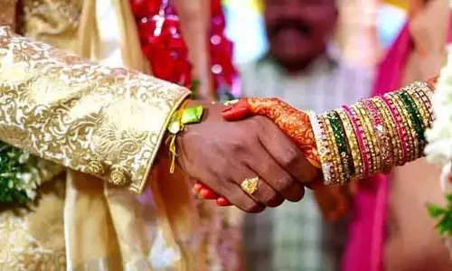 Father सातवीं बार शादी करने वाला है: बेटा पुलिस के पास गया और उनसे कहा कि प्लीज़ उसे रोक दें Father सातवीं बार शादी करने वाला है: बेटा पुलिस के पास गया और उनसे कहा कि प्लीज़ उसे रोक दें
