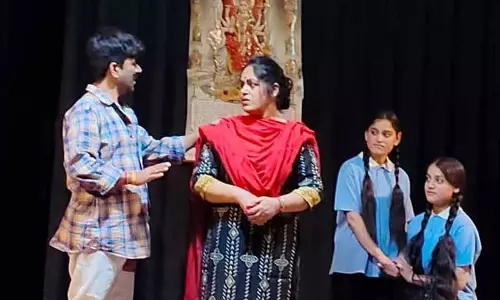 महिला दिवस पर Mandi में ‘कोहरे से लड़ती धूप’ नाटक का मंचन महिला दिवस पर Mandi में ‘कोहरे से लड़ती धूप’ नाटक का मंचन