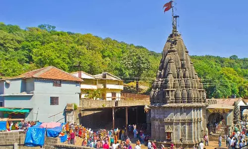 Pune : कुंभ मेले से पहले भीमाशंकर मंदिर के पास 110 घरों को दूसरी जगह शिफ्ट करने का प्रस्ताव Pune : कुंभ मेले से पहले भीमाशंकर मंदिर के पास 110 घरों को दूसरी जगह शिफ्ट करने का प्रस्ताव