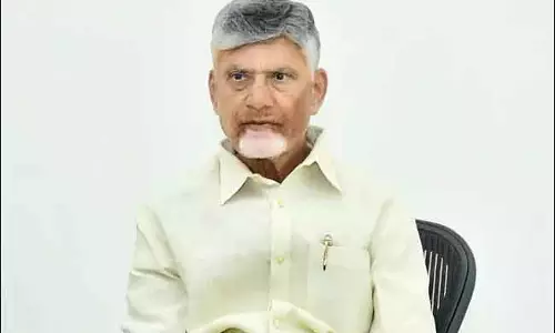 सेल्फ-फाइनेंस्ड प्रोजेक्ट्स पर फोकस होना चाहिए: CM Chandrababu सेल्फ-फाइनेंस्ड प्रोजेक्ट्स पर फोकस होना चाहिए: CM Chandrababu
