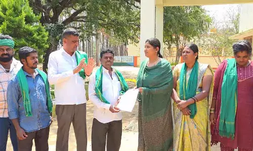 Bangarpet : किसान संघ ने जंगल की आग को रोकने के लिए कार्रवाई की मांग की Bangarpet : किसान संघ ने जंगल की आग को रोकने के लिए कार्रवाई की मांग की