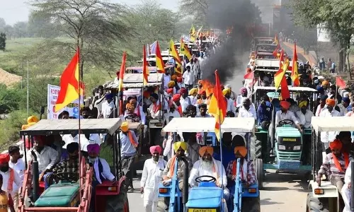 Yamunanagar: ट्रैक्टर मार्च के जरिए किसानों ने किया ट्रेड डील विरोध प्रदर्शन Yamunanagar: ट्रैक्टर मार्च के जरिए किसानों ने किया ट्रेड डील विरोध प्रदर्शन