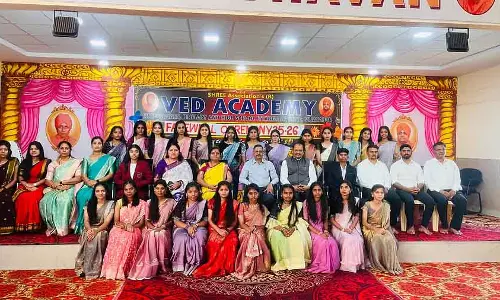 अनुशासन और समय की पाबंदी व्यक्तित्व विकास के लिए एक मजबूत आधार हैं: Professor