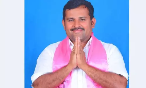 BRS leader ने कांग्रेस की योजना को राजनीतिक नौटंकी बताया BRS leader ने कांग्रेस की योजना को राजनीतिक नौटंकी बताया