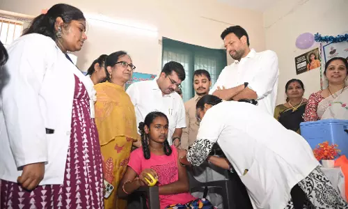 कुरनूल में HPV वैक्सीनेशन प्रोग्राम शुरू कुरनूल में HPV वैक्सीनेशन प्रोग्राम शुरू