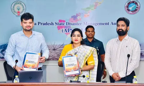 Andhra Pradesh में हीटवेव से मौत रोकने का प्लान लॉन्च Andhra Pradesh में हीटवेव से मौत रोकने का प्लान लॉन्च