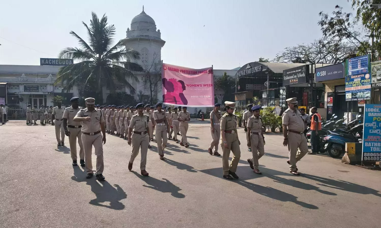 Telangana: रेलवे ने महिलाओं के लिए सुरक्षित आवागमन अभियान शुरू किया Telangana: रेलवे ने महिलाओं के लिए सुरक्षित आवागमन अभियान शुरू किया