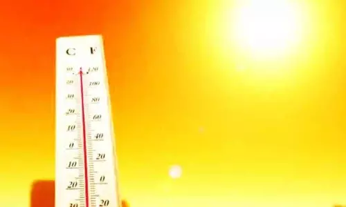 Andhra Pradesh में गर्मी के रिकॉर्ड तोड़ तापमान, कई जिलों में 47°C पार Andhra Pradesh में गर्मी के रिकॉर्ड तोड़ तापमान, कई जिलों में 47°C पार