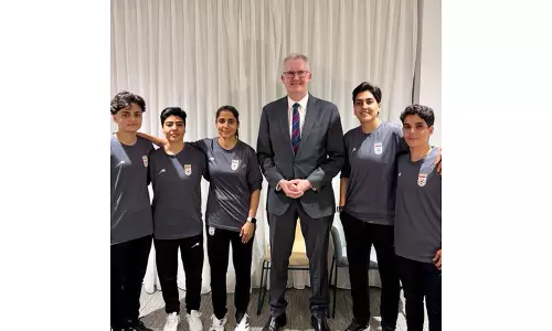 Australia ने पाँच ईरानी महिला फुटबॉल खिलाड़ियों को मानवीय वीज़ा प्रदान किया Australia ने पाँच ईरानी महिला फुटबॉल खिलाड़ियों को मानवीय वीज़ा प्रदान किया
