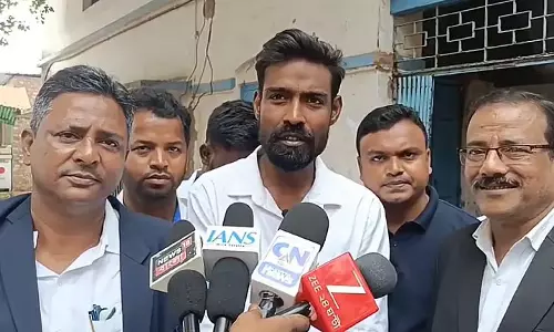Lawyer प्रतीक उर ने बार काउंसिल का चुनाव लड़ा; नतीजों की उम्मीदें ज़्यादा Lawyer प्रतीक उर ने बार काउंसिल का चुनाव लड़ा; नतीजों की उम्मीदें ज़्यादा