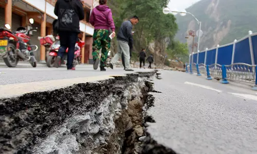 China में 4.3 तीव्रता का भूकंप आया China में 4.3 तीव्रता का भूकंप आया