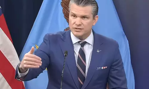 पश्चिम एशिया संकट: US रक्षा मंत्री ने ईरान पर बड़े हमले की चेतावनी दी पश्चिम एशिया संकट: US रक्षा मंत्री ने ईरान पर बड़े हमले की चेतावनी दी