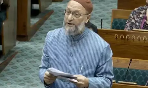 Owaisi ने अविश्वास प्रस्ताव की कार्यवाही की अध्यक्षता करने के जगदंबिका पाल के अधिकार पर सवाल उठाया Owaisi ने अविश्वास प्रस्ताव की कार्यवाही की अध्यक्षता करने के जगदंबिका पाल के अधिकार पर सवाल उठाया