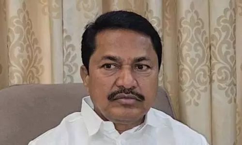 नाना पटोले सीधे उरण के JNPA बंदरगाह पहुंचे, कंटेनरों में फंसे माल का किया निरीक्षण नाना पटोले सीधे उरण के JNPA बंदरगाह पहुंचे, कंटेनरों में फंसे माल का किया निरीक्षण