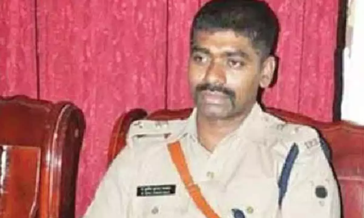 Andhra: आंध्र प्रदेश पुलिस ने टॉर्चर केस में बिहार के IGP से 5वें दिन भी पूछताछ की Andhra: आंध्र प्रदेश पुलिस ने टॉर्चर केस में बिहार के IGP से 5वें दिन भी पूछताछ की