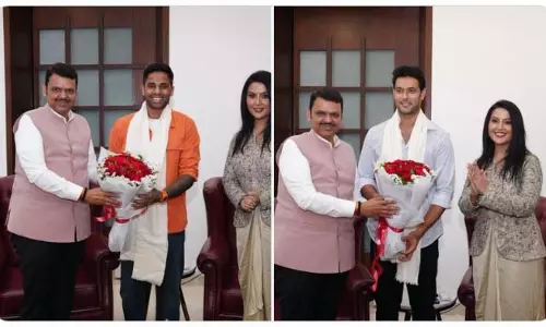 सूर्यकुमार यादव और शिवम दुबे ने देवेंद्र फडणवीस से मुलाकात की