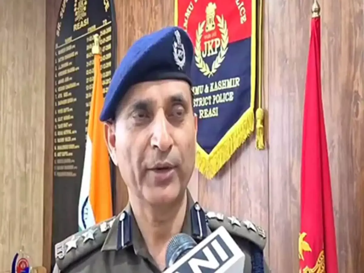 Jammu: रियासी में दूरस्थ क्षेत्रों का दौरा, एसएसपी ने श्रमिक निगरानी पर बल दिया Jammu: रियासी में दूरस्थ क्षेत्रों का दौरा, एसएसपी ने श्रमिक निगरानी पर बल दिया