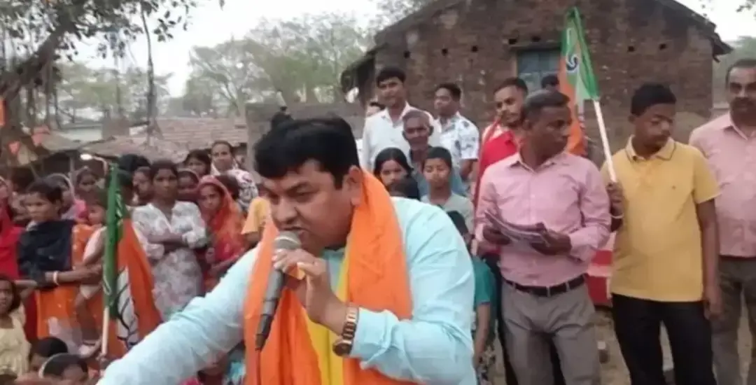 Asansol: भाजपा नेता कृष्णा प्रसाद ने क्षेत्र में जनसंपर्क अभियान चलाया