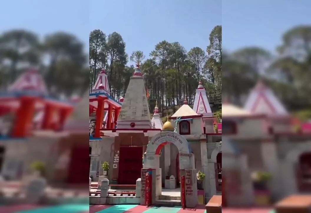 जंगलों के बीच बसा चमत्कारी महादेव मंदिर, जहां बिना बुलावे के नहीं पहुंच सकता कोई जंगलों के बीच बसा चमत्कारी महादेव मंदिर, जहां बिना बुलावे के नहीं पहुंच सकता कोई
