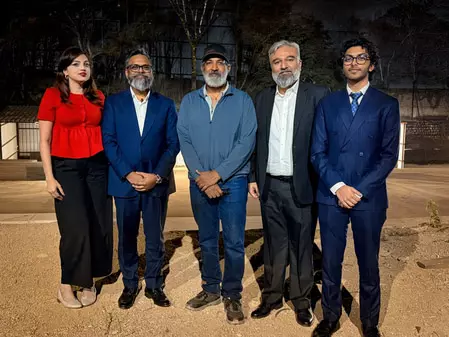 राजामौली के मेगा प्रोजेक्ट वाराणसी के लिए स्काई ब्लू सिनेमैटिक्स को मिले एक्सक्लूसिव ब्रांड इंटीग्रेशन राइट्स राजामौली के मेगा प्रोजेक्ट वाराणसी के लिए स्काई ब्लू सिनेमैटिक्स को मिले एक्सक्लूसिव ब्रांड इंटीग्रेशन राइट्स