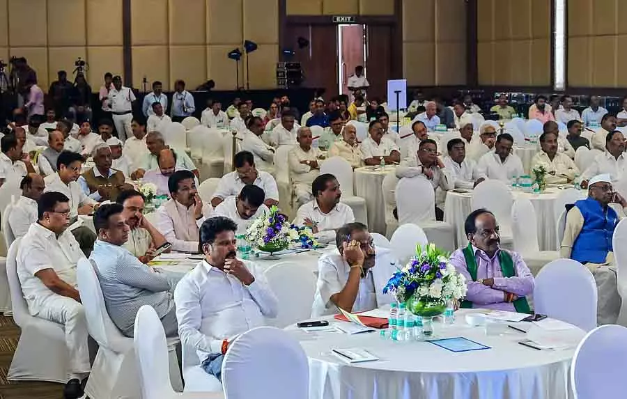 केंद्र में अन्याय के खिलाफ कानूनी लड़ाई: CM Siddaramaiah केंद्र में अन्याय के खिलाफ कानूनी लड़ाई: CM Siddaramaiah