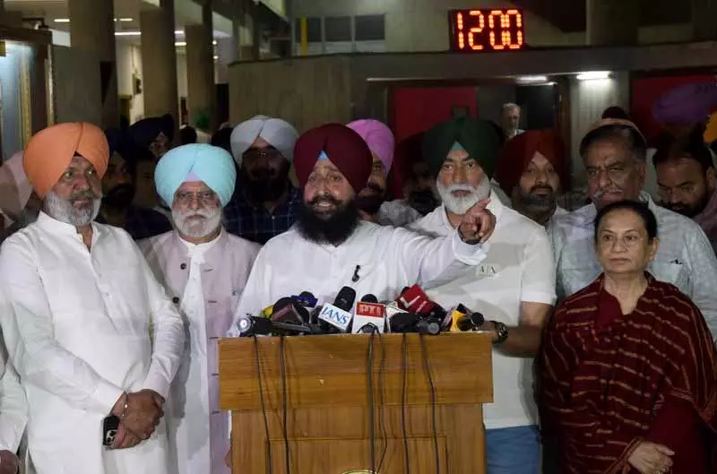 Punjab में ‘खराब’ कानून-व्यवस्था को लेकर कांग्रेस ने फिर वॉकआउट किया Punjab में ‘खराब’ कानून-व्यवस्था को लेकर कांग्रेस ने फिर वॉकआउट किया