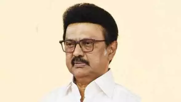 स्टालिन ने मरीना बीच पर शिक्षा की मूर्ति का उद्घाटन किया स्टालिन ने मरीना बीच पर शिक्षा की मूर्ति का उद्घाटन किया