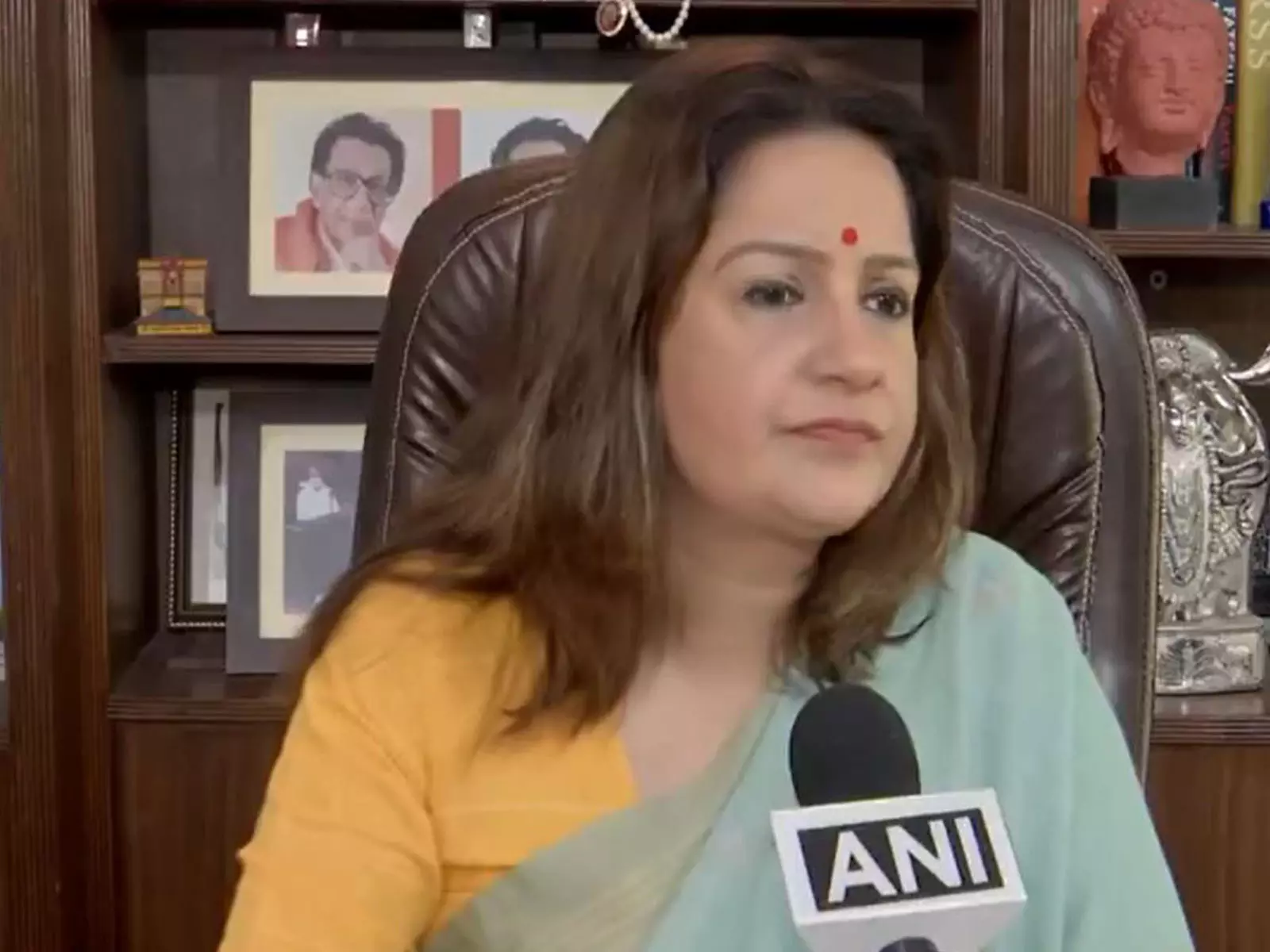 वे सिर्फ़ बड़ी-बड़ी बातें करते हैं, जबकि आम लोग मुश्किलों का सामना कर रहे हैं: Priyanka Chaturvedi वे सिर्फ़ बड़ी-बड़ी बातें करते हैं, जबकि आम लोग मुश्किलों का सामना कर रहे हैं: Priyanka Chaturvedi