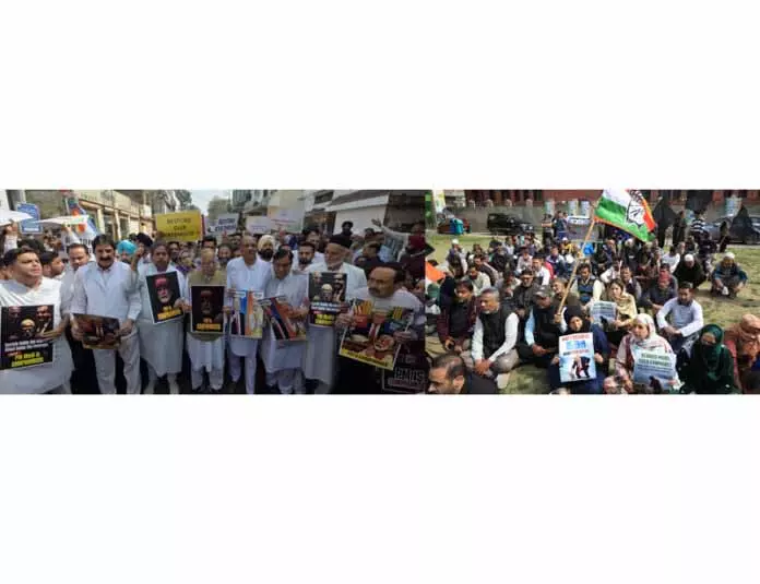 Karra, भल्ला ने जम्मू में कांग्रेस के विरोध प्रदर्शन का नेतृत्व किया, मोदी के इस्तीफे की मांग की Karra, भल्ला ने जम्मू में कांग्रेस के विरोध प्रदर्शन का नेतृत्व किया, मोदी के इस्तीफे की मांग की