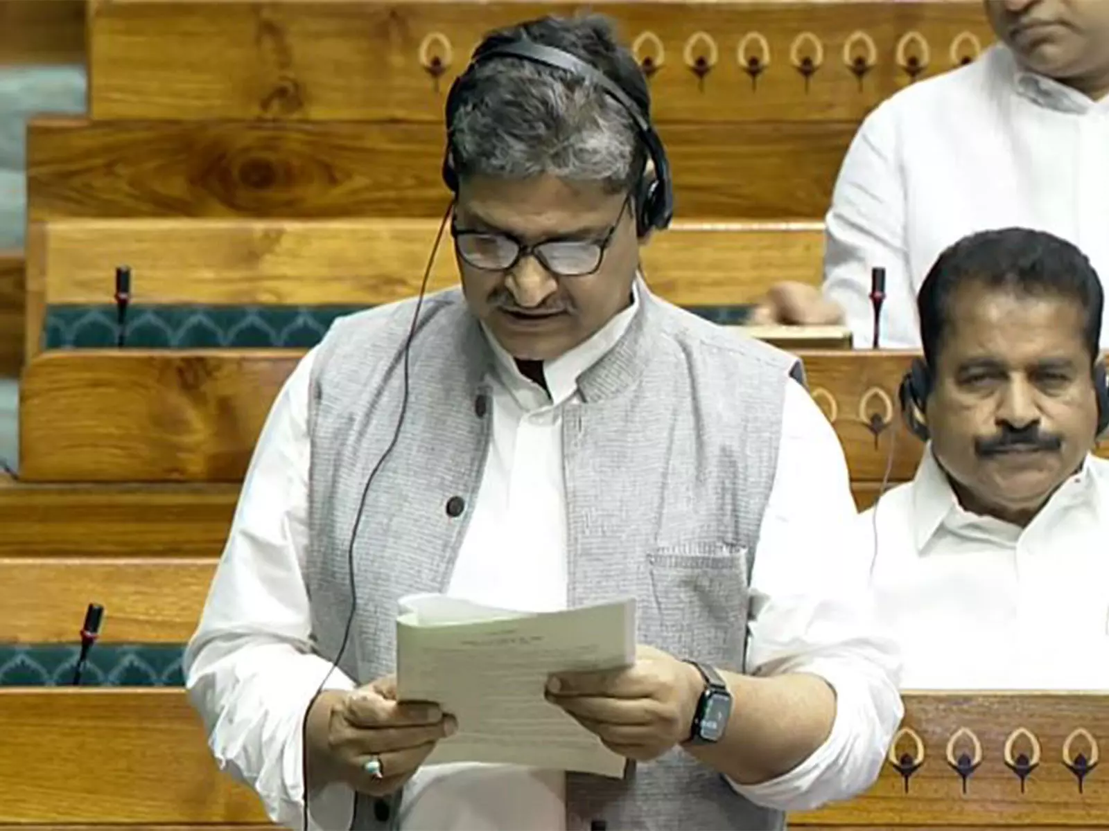 Parliament का बजट सत्र: लोकसभा अध्यक्ष के खिलाफ अविश्वास प्रस्ताव पर बहस के लिए 10 घंटे आवंटित Parliament का बजट सत्र: लोकसभा अध्यक्ष के खिलाफ अविश्वास प्रस्ताव पर बहस के लिए 10 घंटे आवंटित