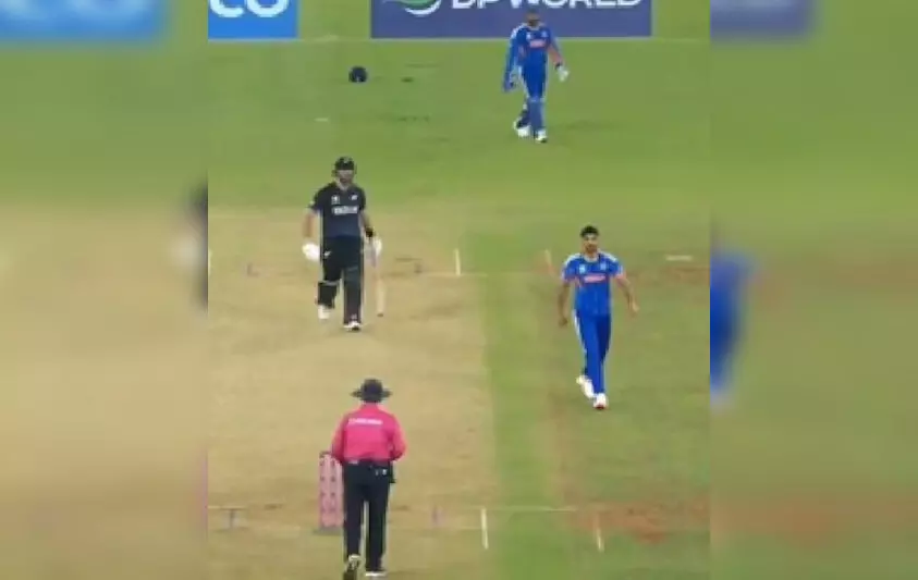 टीम इंडिया के स्टार गेंदबाज अर्शदीप सिंह पर चला ICC का हंटर, न्यूजीलैंड के डेरिल मिचेल को मारी थी गेंद टीम इंडिया के स्टार गेंदबाज अर्शदीप सिंह पर चला ICC का हंटर, न्यूजीलैंड के डेरिल मिचेल को मारी थी गेंद