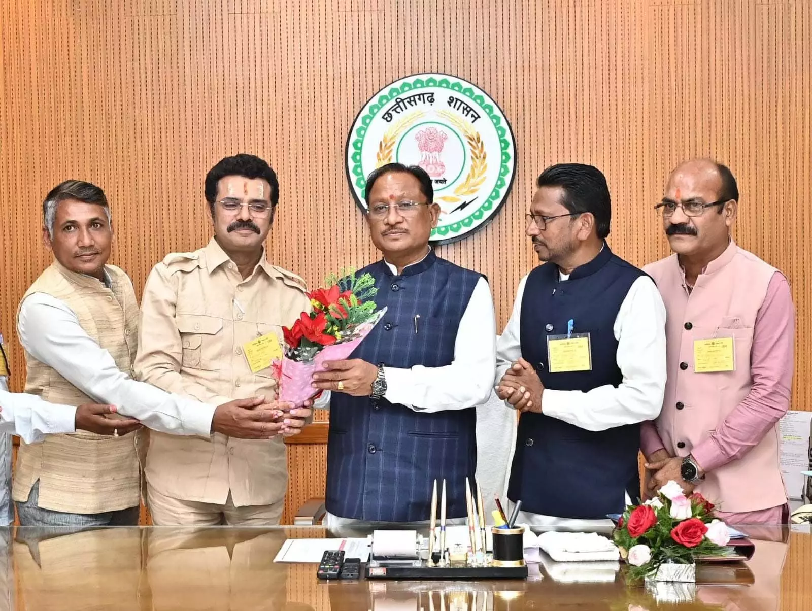 इंद्रावती नदी पर बैराज की स्वीकृति पर जगदलपुर नगर निगम के प्रतिनिधिमंडल ने मुख्यमंत्री का जताया आभार इंद्रावती नदी पर बैराज की स्वीकृति पर जगदलपुर नगर निगम के प्रतिनिधिमंडल ने मुख्यमंत्री का जताया आभार