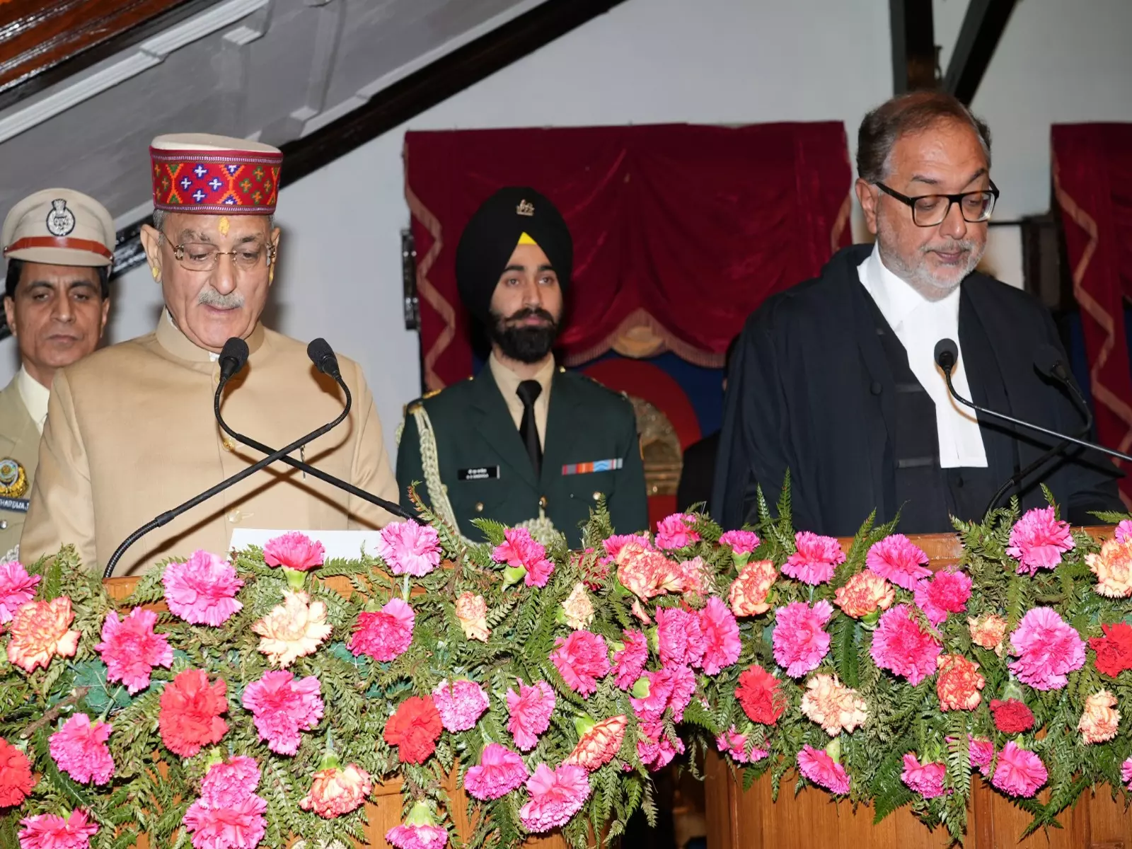 कविंदर गुप्ता ने Himachal के राज्यपाल पद की शपथ ली कविंदर गुप्ता ने Himachal के राज्यपाल पद की शपथ ली