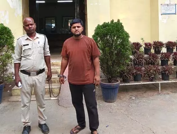 मैरिज गार्डन के पास युवक से मारपीट, फरार आरोपी गिरफ्तार मैरिज गार्डन के पास युवक से मारपीट, फरार आरोपी गिरफ्तार