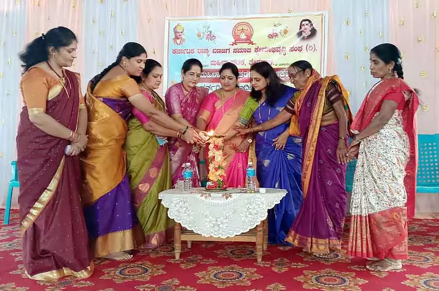 Women परिवार की आंखें होती हैं: सामाजिक कार्यकर्ता भाग्यश्री संगमेशा Women परिवार की आंखें होती हैं: सामाजिक कार्यकर्ता भाग्यश्री संगमेशा