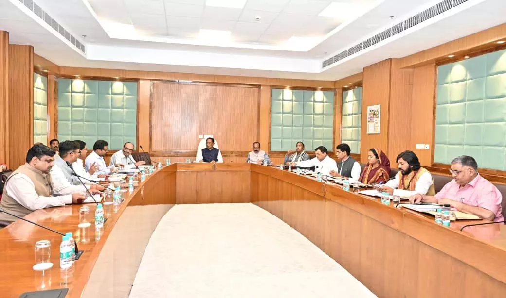 CM विष्णुदेव साय ने कैबिनेट बैठक ली, कुछ देर में आएंगे फैसले CM विष्णुदेव साय ने कैबिनेट बैठक ली, कुछ देर में आएंगे फैसले