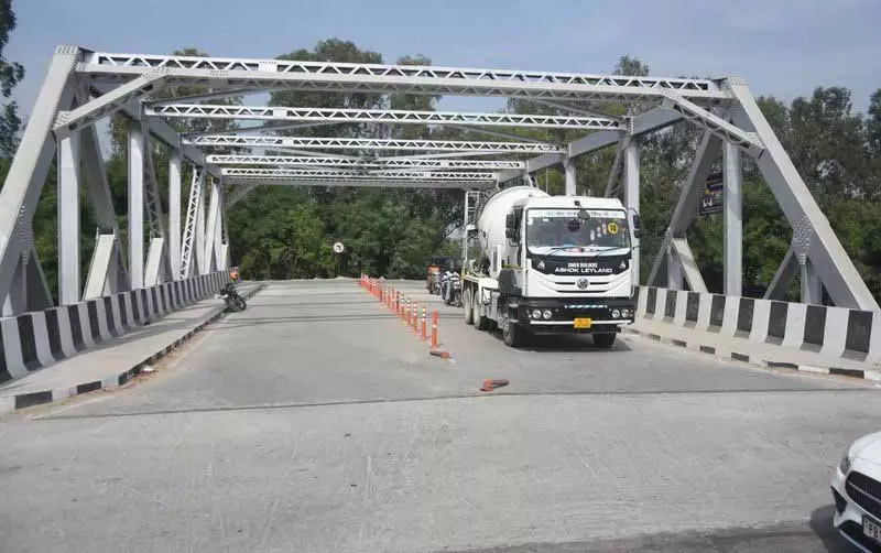 Ludhiana में ‘अवैध’ इमारतें और ट्रैफिक नियम तोड़ने वाले लोगों की जान के लिए खतरा Ludhiana में ‘अवैध’ इमारतें और ट्रैफिक नियम तोड़ने वाले लोगों की जान के लिए खतरा