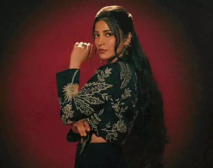 Shruti Haasan का नया गाना ‘पवाझा मल्ली’ रिलीज़ Shruti Haasan का नया गाना ‘पवाझा मल्ली’ रिलीज़