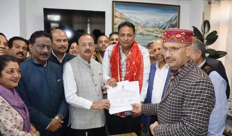 Anurag Sharma के खिलाफ RS नॉमिनेशन में कथित तौर पर संपत्ति छिपाने को लेकर शिकायत दर्ज Anurag Sharma के खिलाफ RS नॉमिनेशन में कथित तौर पर संपत्ति छिपाने को लेकर शिकायत दर्ज