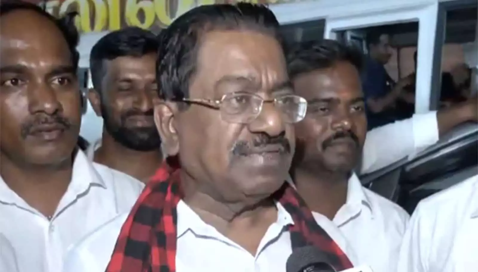 AIADMK-BJP गठबंधन जयललिता की इच्छा के विरुद्ध: DMK के इलांगोवन AIADMK-BJP गठबंधन जयललिता की इच्छा के विरुद्ध: DMK के इलांगोवन