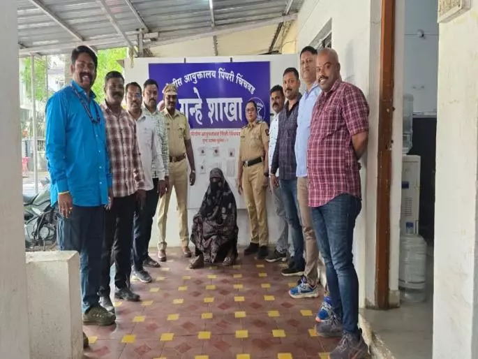 चोरों ने दरवाज़ों के बाहर छोड़ी गई चाबियां देखकर घरों को निशाना बनाया चोरों ने दरवाज़ों के बाहर छोड़ी गई चाबियां देखकर घरों को निशाना बनाया