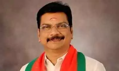 BJP ने प्रवक्ता एएनएस प्रसाद को पार्टी से निकाला BJP ने प्रवक्ता एएनएस प्रसाद को पार्टी से निकाला