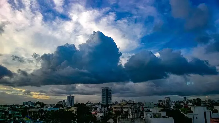 मौसम विभाग का कहना है कि बारिश के बाद Bengal में तेज़ गर्मी पड़ सकती मौसम विभाग का कहना है कि बारिश के बाद Bengal में तेज़ गर्मी पड़ सकती
