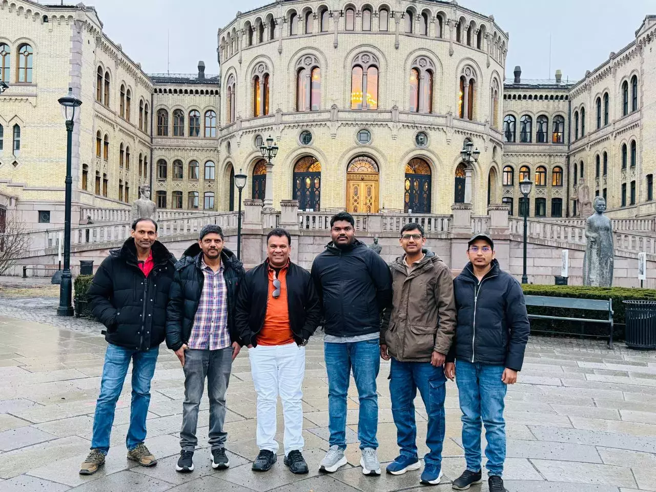 BRS NRI प्रतिनिधियों ने नॉर्वे में महेश बिगाला से मुलाकात की BRS NRI प्रतिनिधियों ने नॉर्वे में महेश बिगाला से मुलाकात की