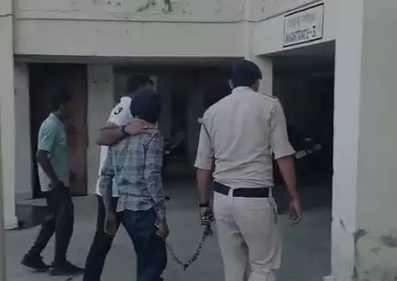 60 वर्षीय महिला पर घर में जानलेवा हमला, आरोपी गिरफ्तार 60 वर्षीय महिला पर घर में जानलेवा हमला, आरोपी गिरफ्तार